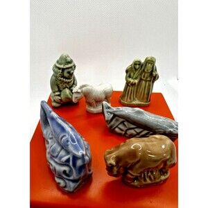 6 Piece Vintage Wade Whimsies Lot - US Red Rose Tea